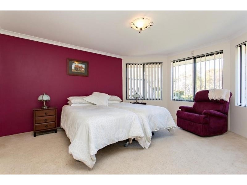 14 Chatsworth Drive, Erskine WA 6210