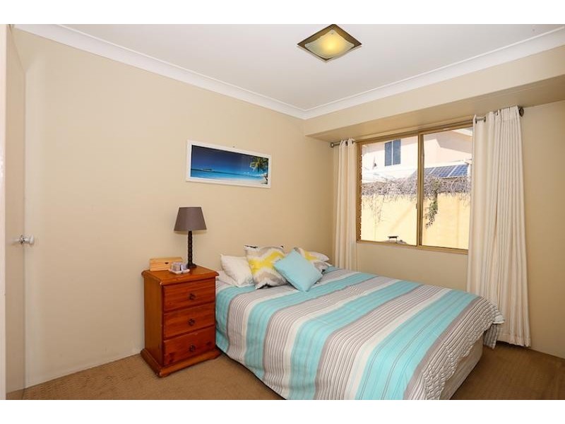 8 Pennington Gardens, Erskine WA 6210