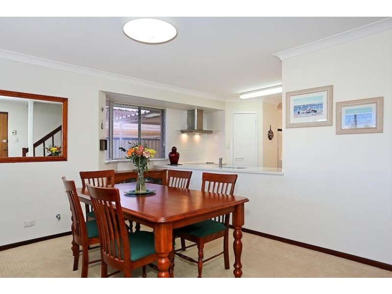 27 Donnelly Gardens, Dudley Park WA 6210