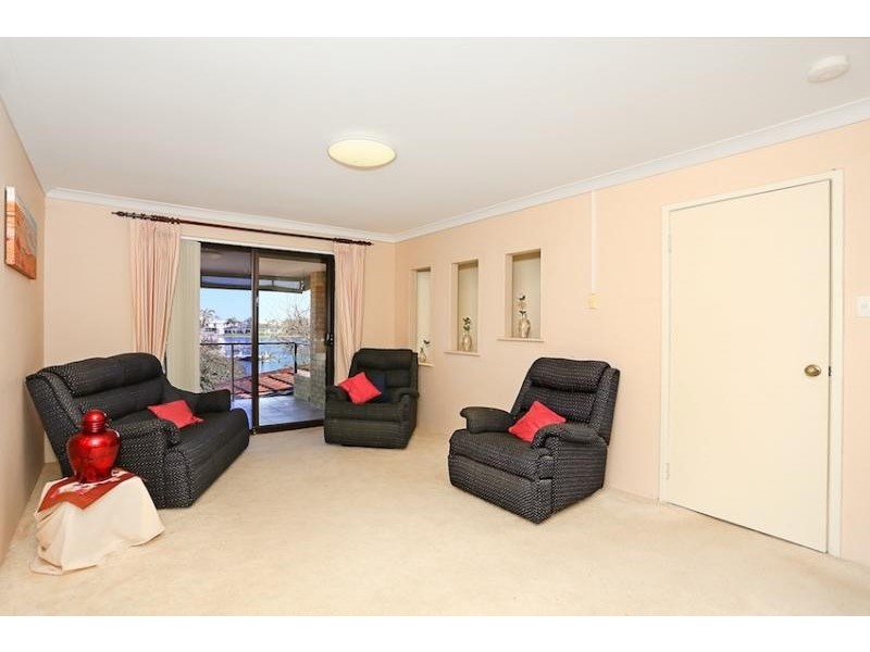 27 Donnelly Gardens, Dudley Park WA 6210