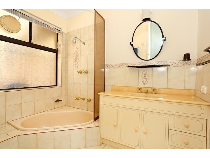 27 Donnelly Gardens, Dudley Park WA 6210