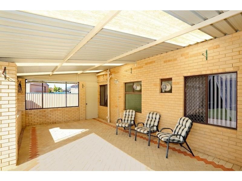 27 Donnelly Gardens, Dudley Park WA 6210