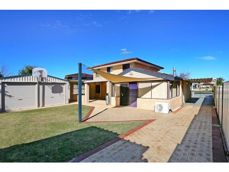 27 Donnelly Gardens, Dudley Park WA 6210