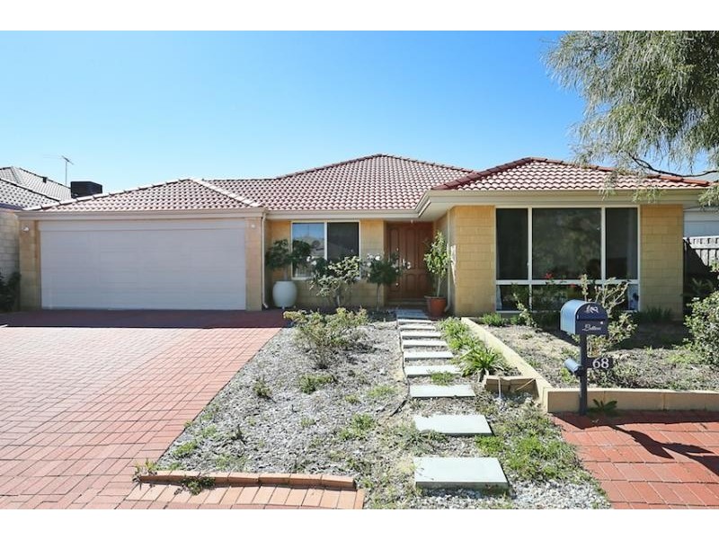 68 Buttercup Parkway, Halls Head WA 6210