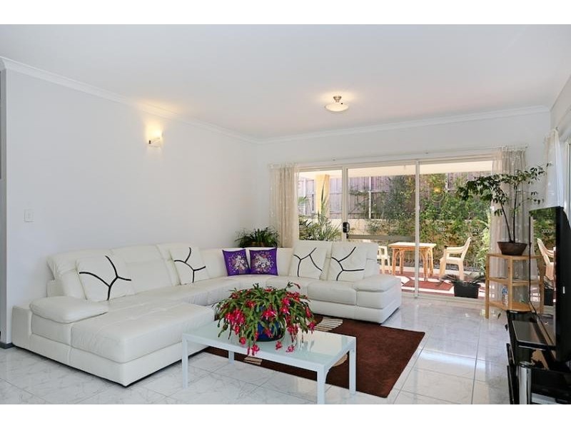 68 Buttercup Parkway, Halls Head WA 6210