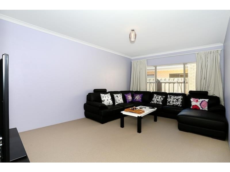 68 Buttercup Parkway, Halls Head WA 6210