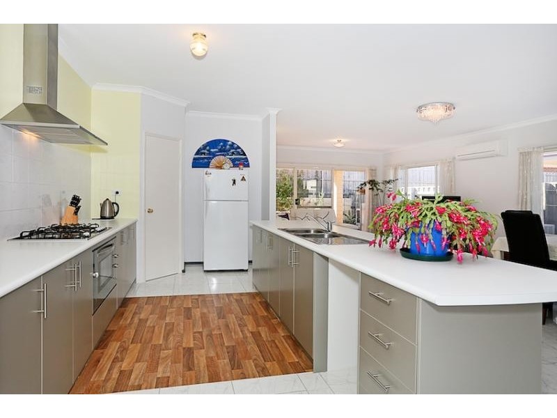 68 Buttercup Parkway, Halls Head WA 6210