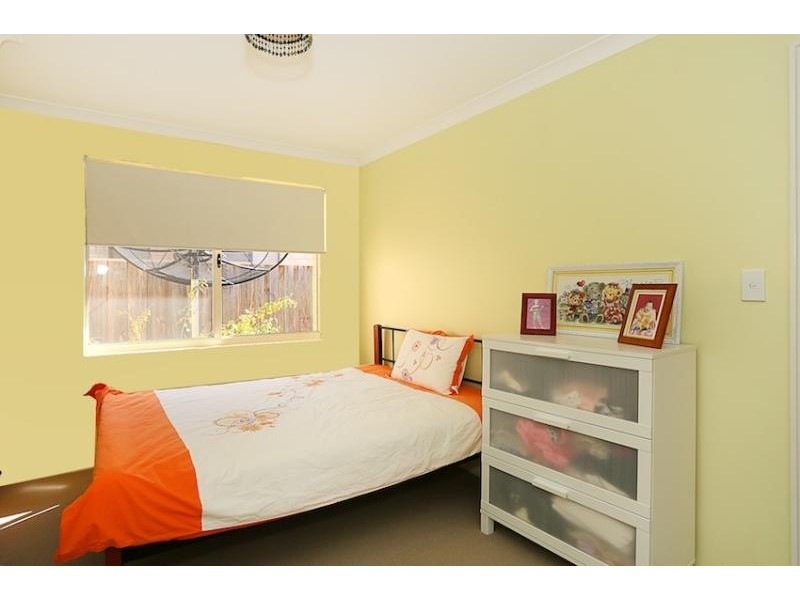 68 Buttercup Parkway, Halls Head WA 6210