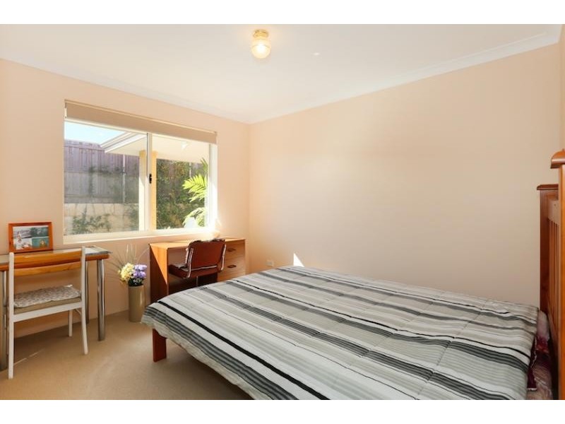 68 Buttercup Parkway, Halls Head WA 6210