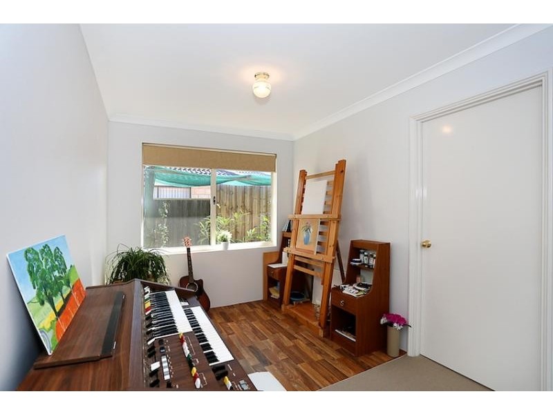 68 Buttercup Parkway, Halls Head WA 6210