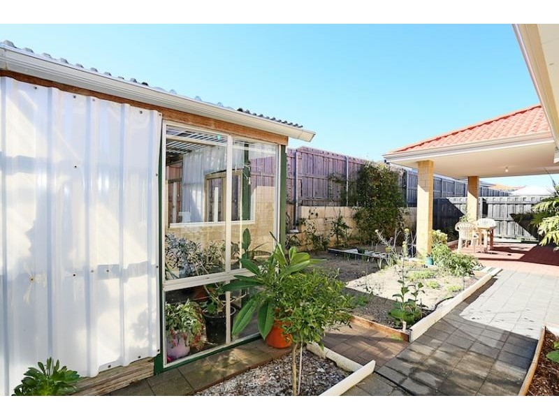 68 Buttercup Parkway, Halls Head WA 6210