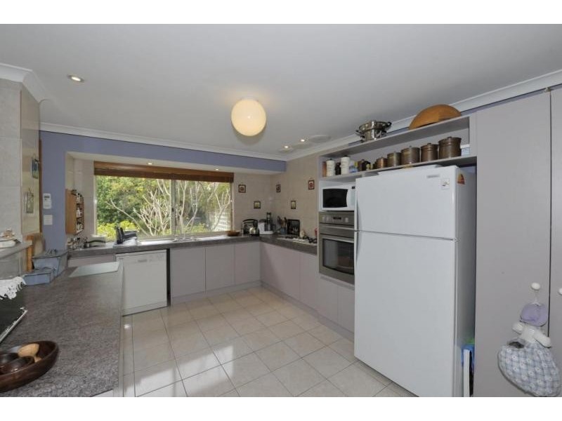 3 Redhill Place, Greenfields WA 6210