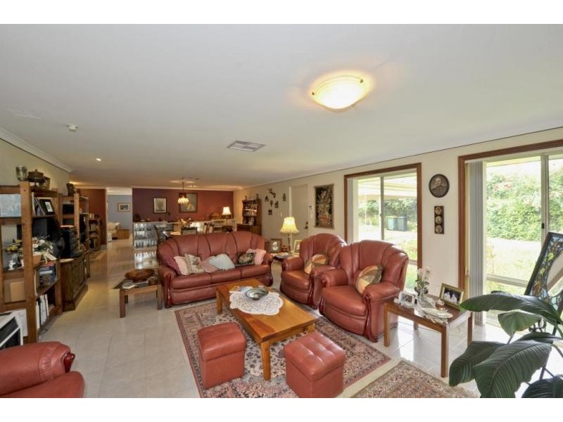 3 Redhill Place, Greenfields WA 6210