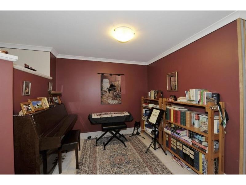 3 Redhill Place, Greenfields WA 6210