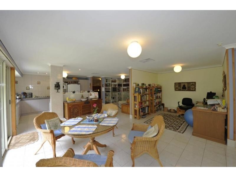 3 Redhill Place, Greenfields WA 6210
