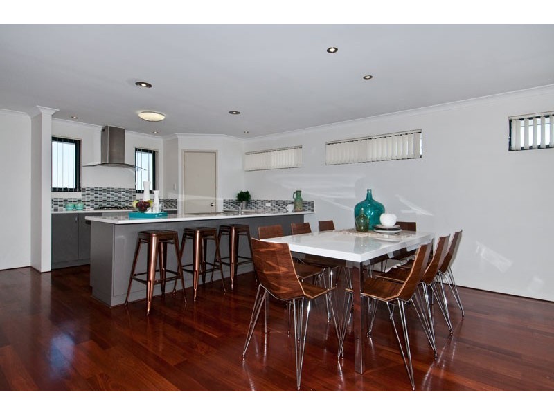 26 Sail Avenue, Wannanup WA 6210