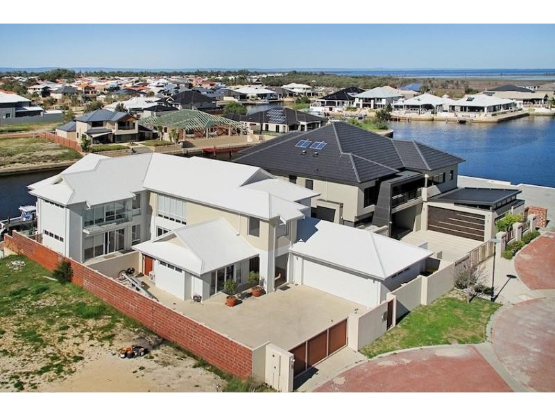 27 Gael Place, Dudley Park WA 6210