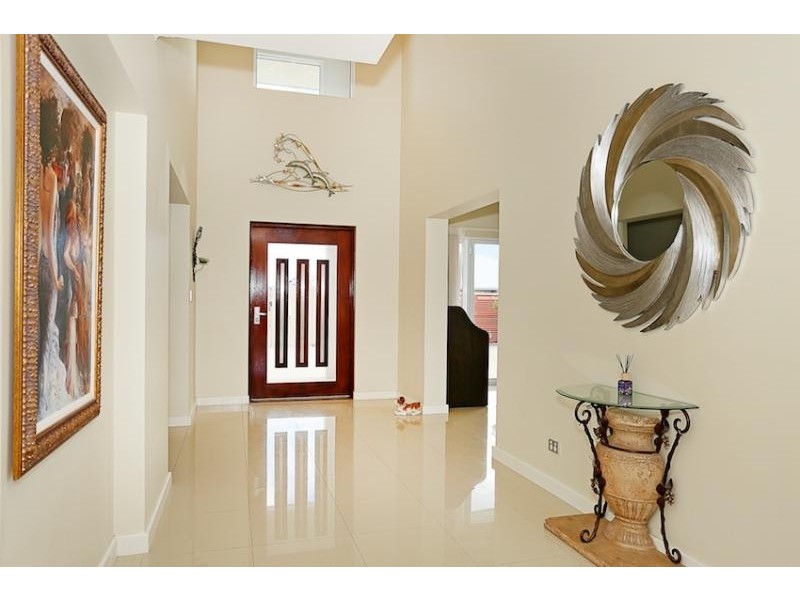 27 Gael Place, Dudley Park WA 6210