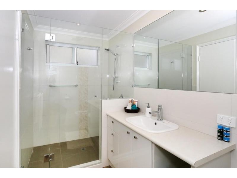 27 Gael Place, Dudley Park WA 6210