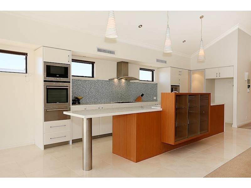 43 Leisure Way, Halls Head WA 6210