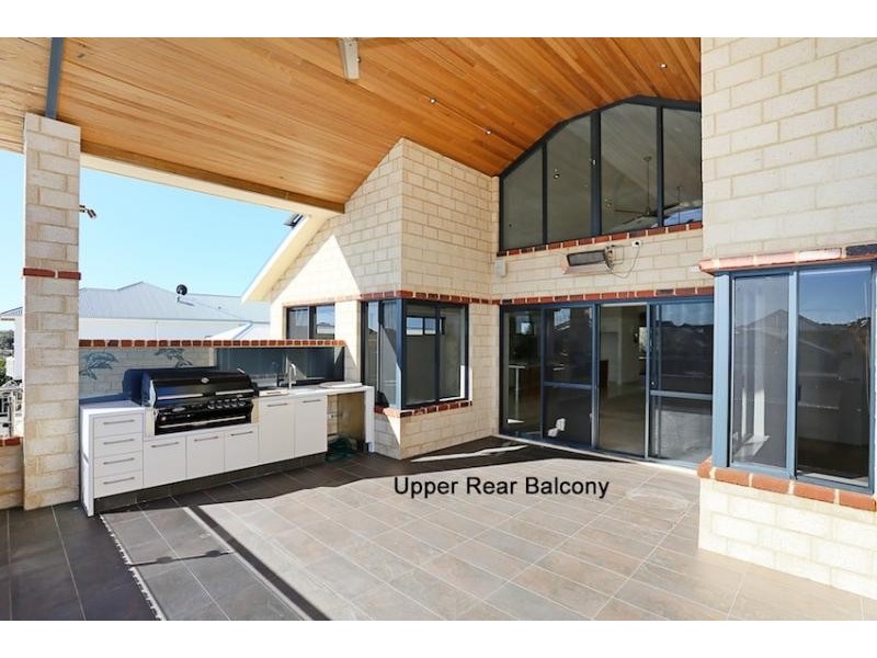 43 Leisure Way, Halls Head WA 6210