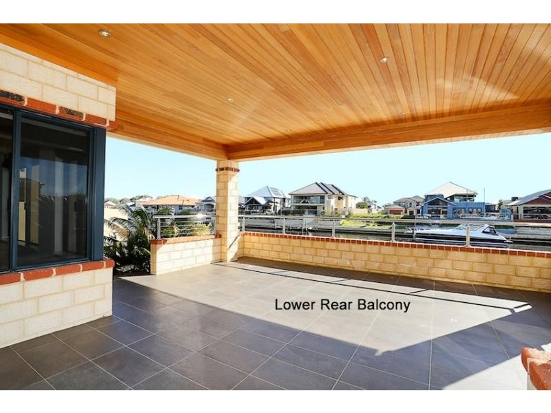 43 Leisure Way, Halls Head WA 6210