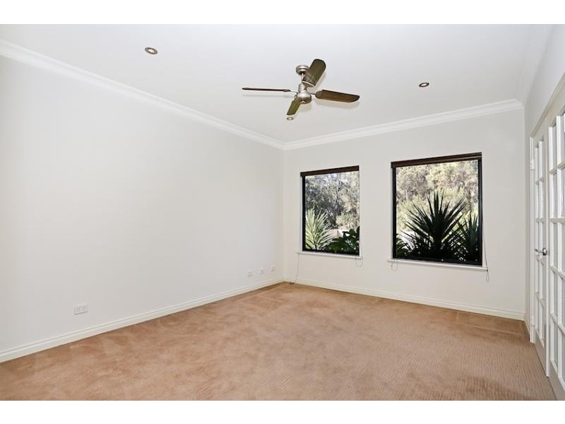 43 Leisure Way, Halls Head WA 6210