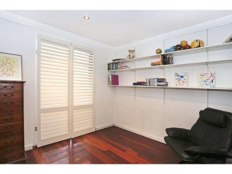 2 Allan Place, Halls Head WA 6210