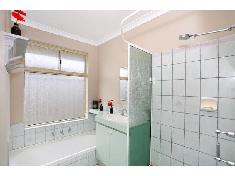 6 Lambourne Place, Halls Head WA 6210
