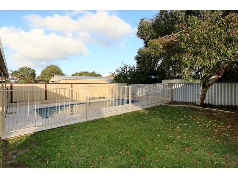 61 Sunningdale Chase, Meadow Springs WA 6210