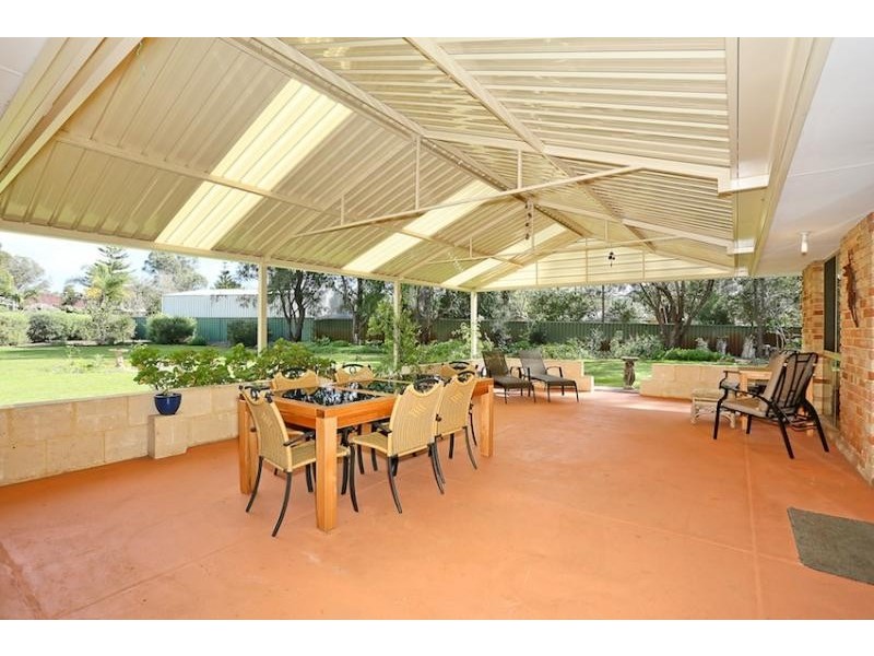6 Bardoc Way, Greenfields WA 6210