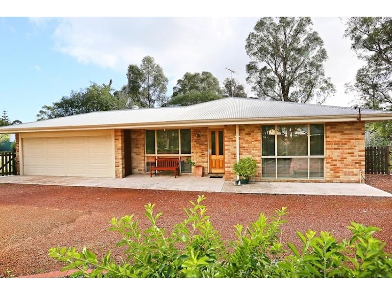 6 Bardoc Way, Greenfields WA 6210