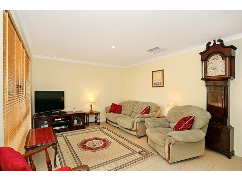 6 Bardoc Way, Greenfields WA 6210