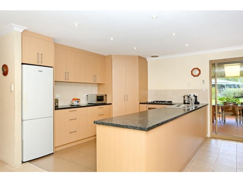 6 Bardoc Way, Greenfields WA 6210