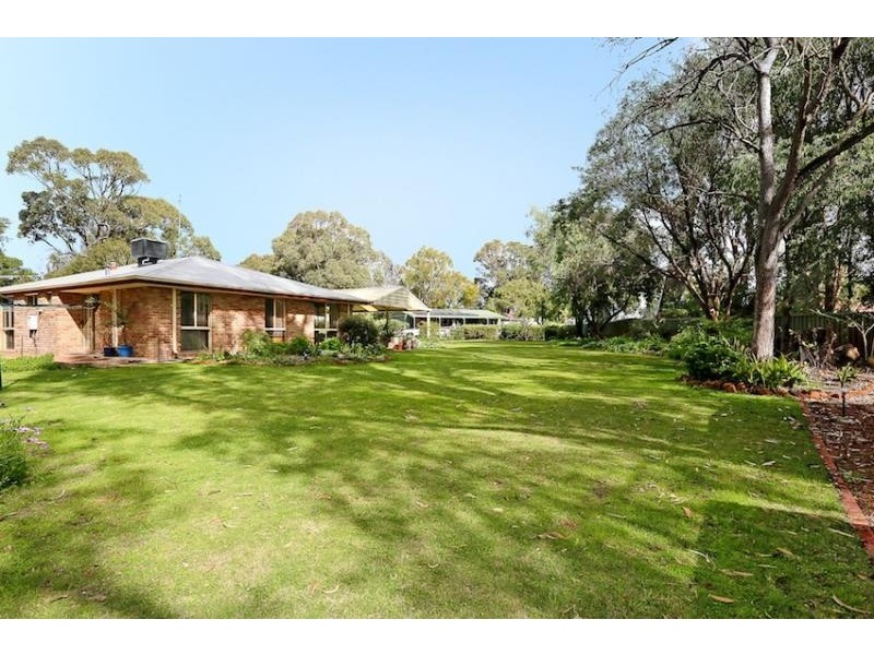 6 Bardoc Way, Greenfields WA 6210