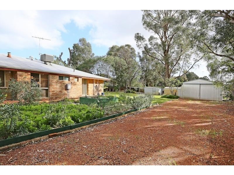 6 Bardoc Way, Greenfields WA 6210