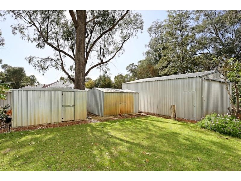 6 Bardoc Way, Greenfields WA 6210