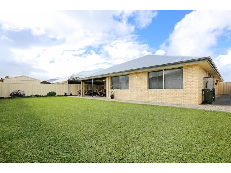 3 Harvest Chase, Madora Bay WA 6210