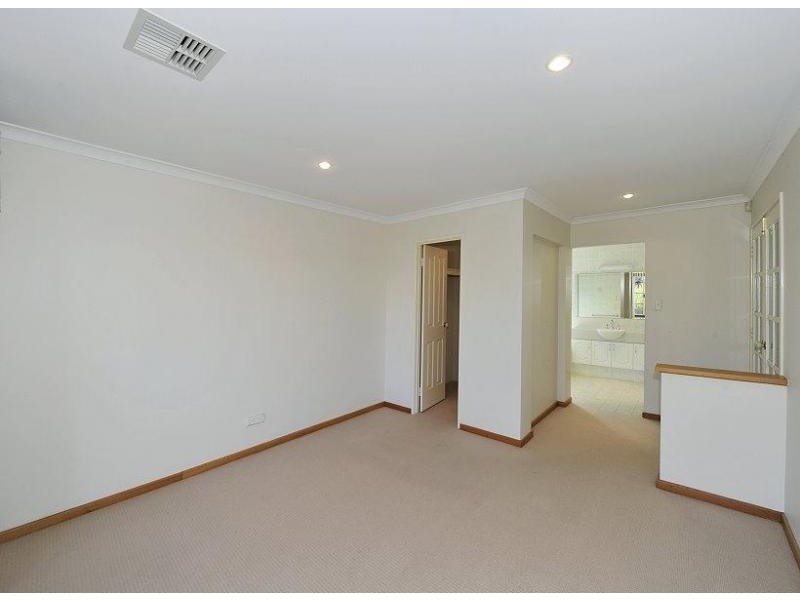 33 Cervantes Drive, Erskine WA 6210