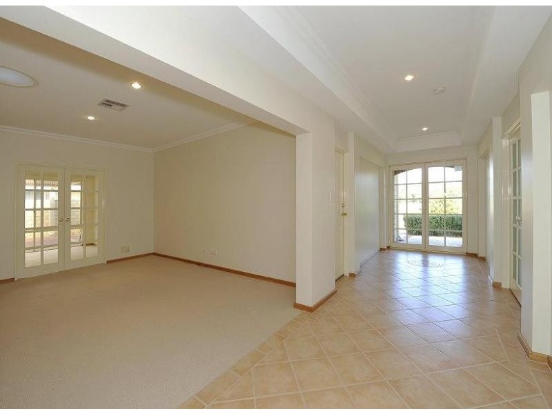 33 Cervantes Drive, Erskine WA 6210