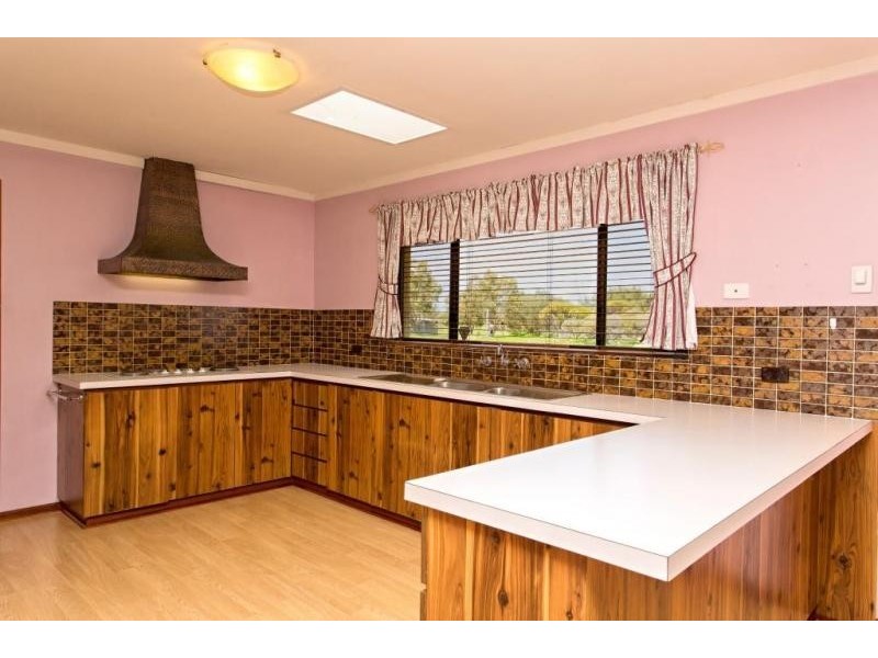 1 Nairn Road, Coodanup WA 6210