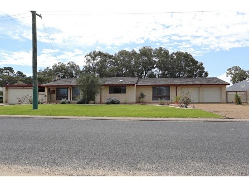 1 Nairn Road, Coodanup WA 6210