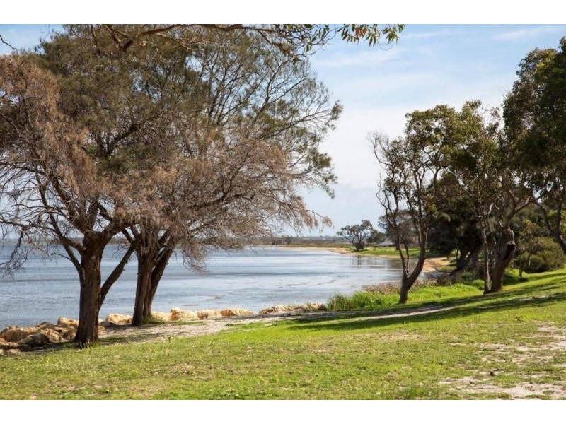 1 Nairn Road, Coodanup WA 6210