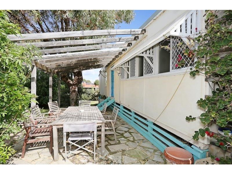 16 Albion Road, Madora Bay WA 6210