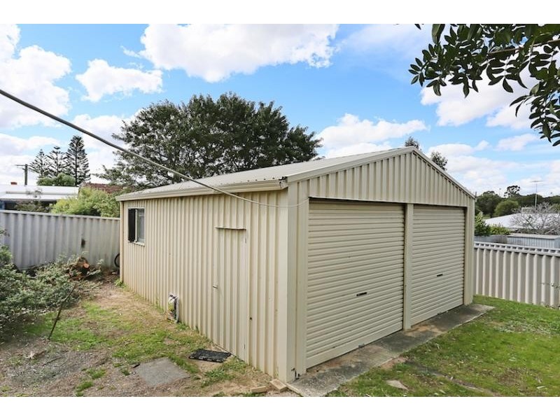 16 Albion Road, Madora Bay WA 6210