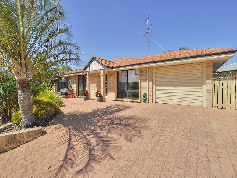 2/5 Hibiscus Rise, Halls Head WA 6210