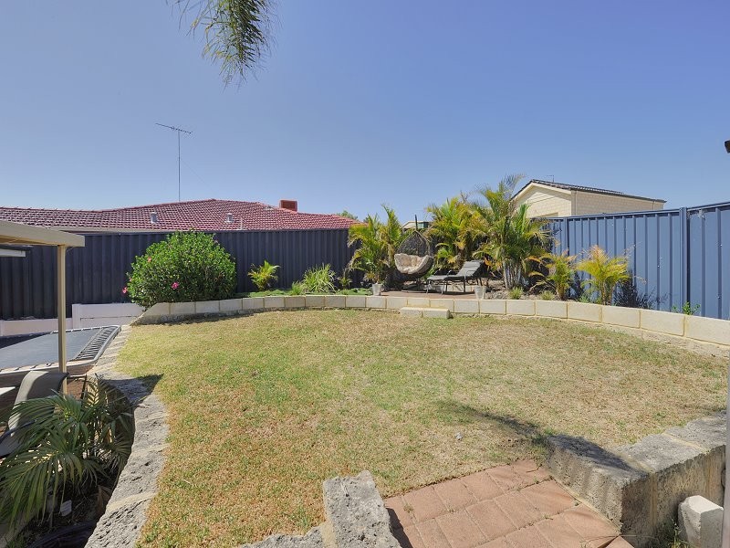 2/5 Hibiscus Rise, Halls Head WA 6210