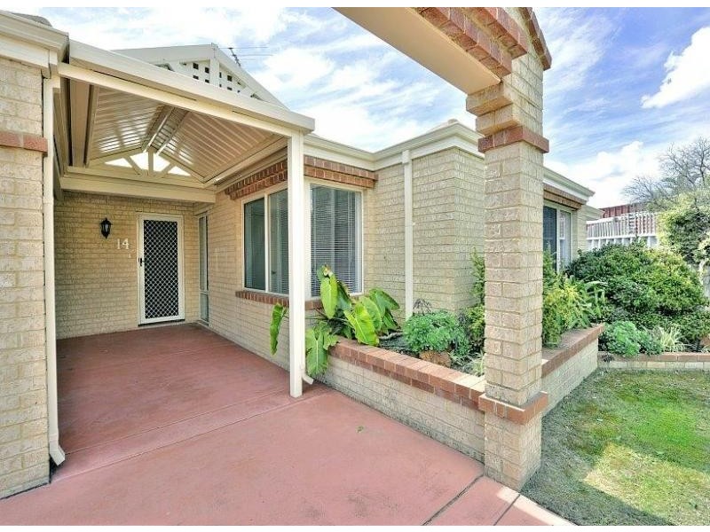 14 Cuvier Place, San Remo WA 6210
