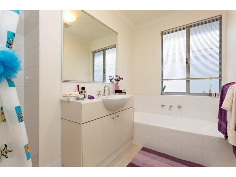 13/14 Wattleglen Avenue, Erskine WA 6210