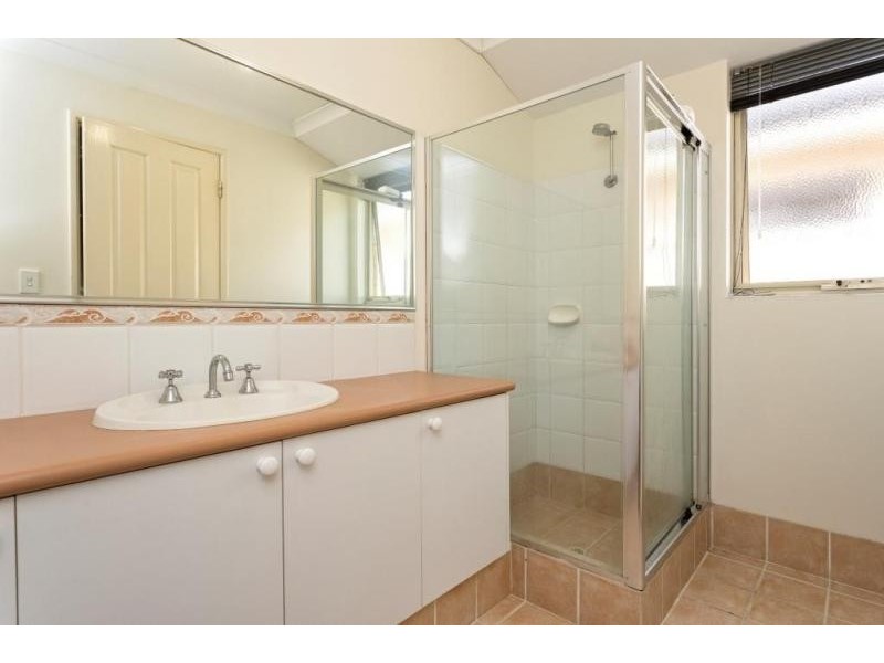 16 Heyerdahl Way, Dudley Park WA 6210